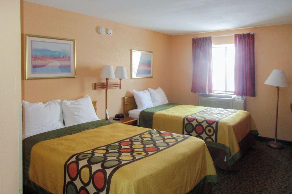 อีโคโน ลอดจ์ Hotel ยูทิกา ภายนอก รูปภาพ