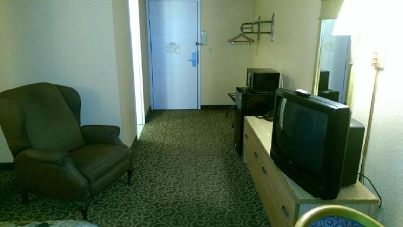 อีโคโน ลอดจ์ Hotel ยูทิกา ภายนอก รูปภาพ